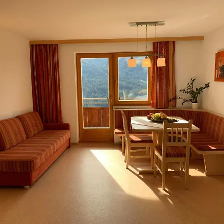 Oberguggenhausen アパート