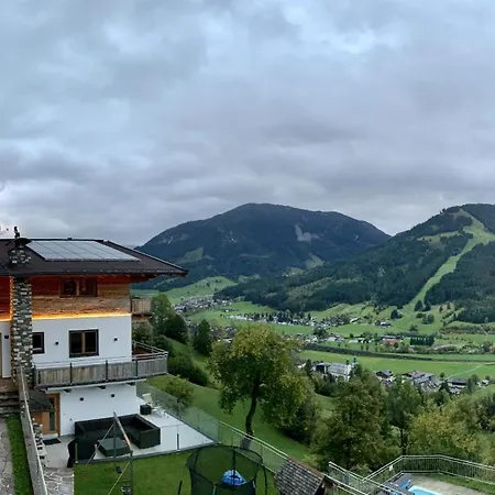 Oberguggenhausen アパート *