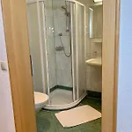 Oberguggenhausen Apartamento *